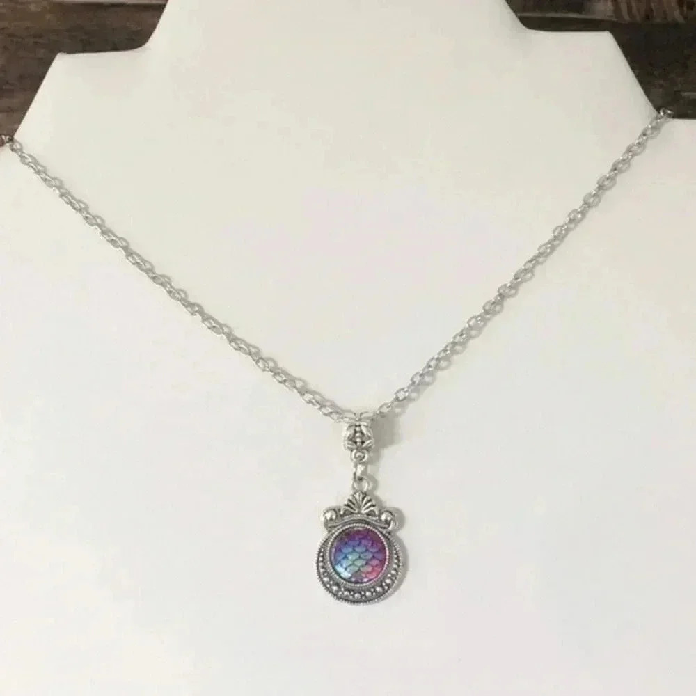 Mermaid Scale Beach Iridescent Round Circle Pendant Stainless Steel Necklace 12 - Picture 2 of 4
